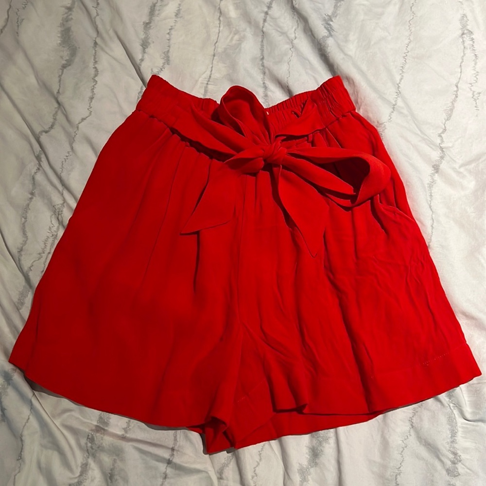 Red bow tie trouser shorts.
